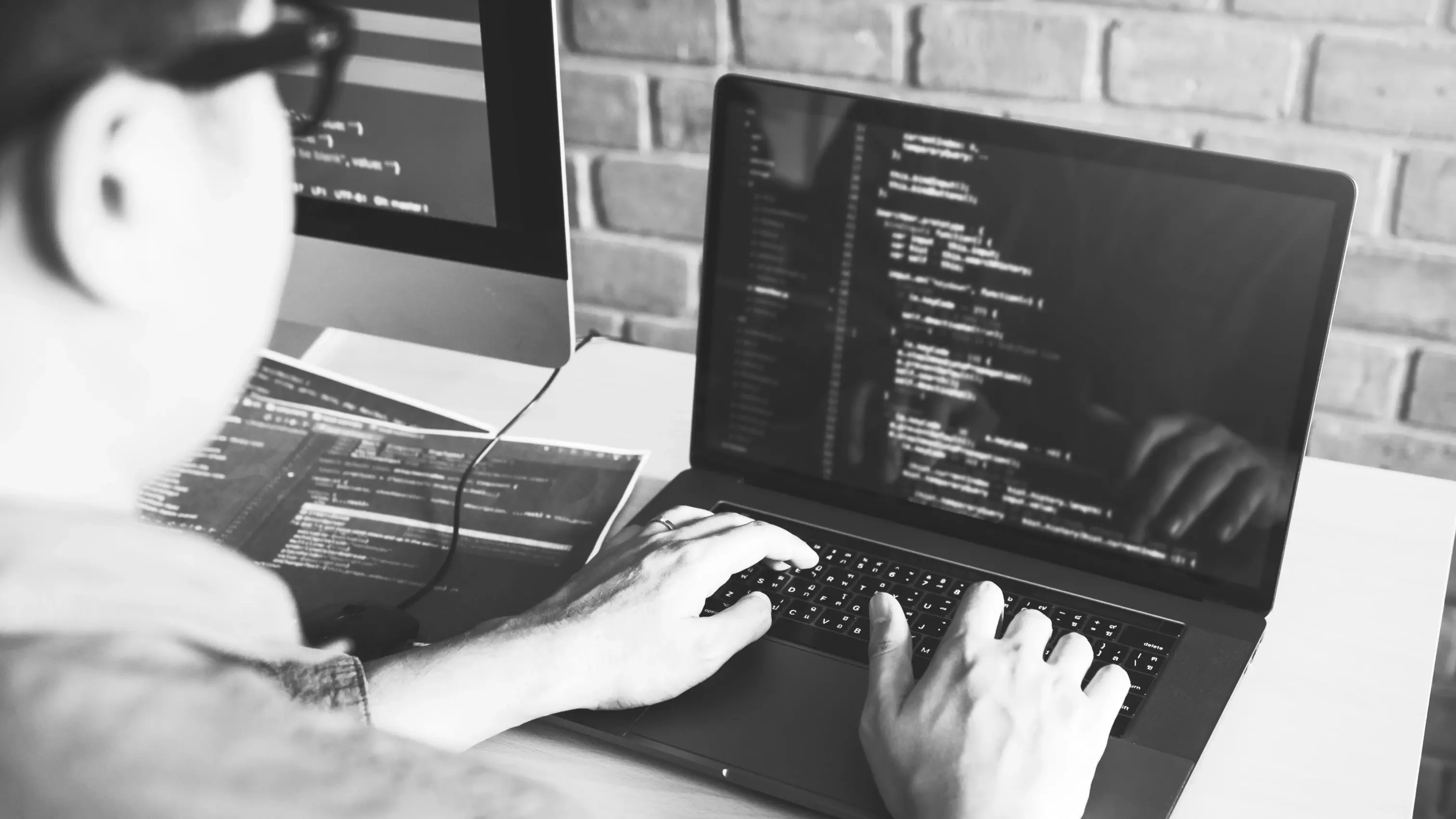 Launch websites that <span class='gradientAnimation'>soar</span>